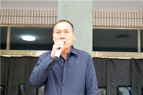 最后,副校长王小国对"奔跑吧·少年"省级航空模型比赛中获奖的同学